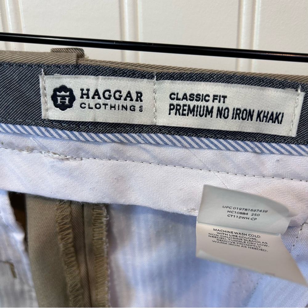 Haggar Mens 38x30 slacks trousers pants classic fit no iron khaki, excellent